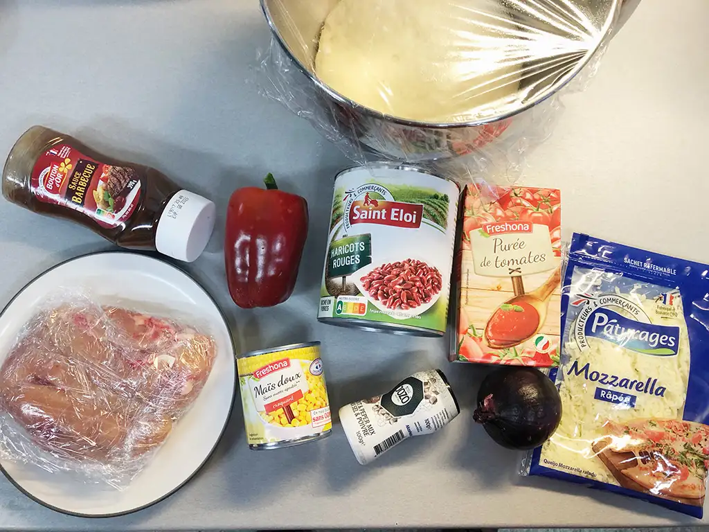 Barbecue chicken pizza ingredients
