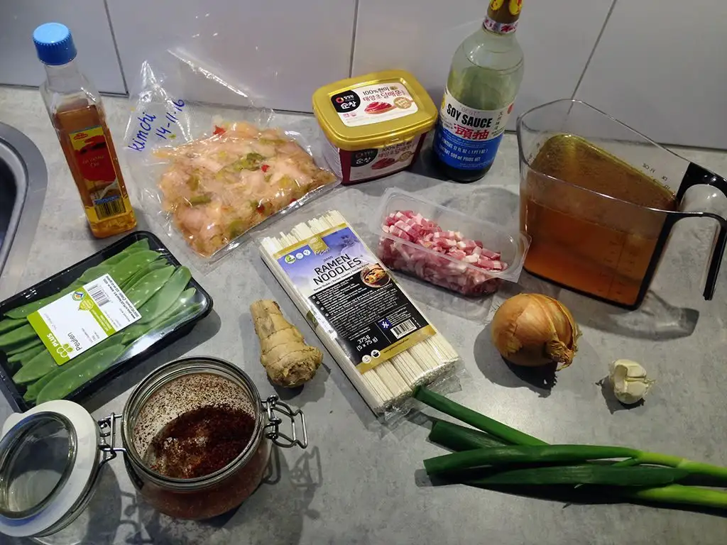 Kimchi noodles ingredients