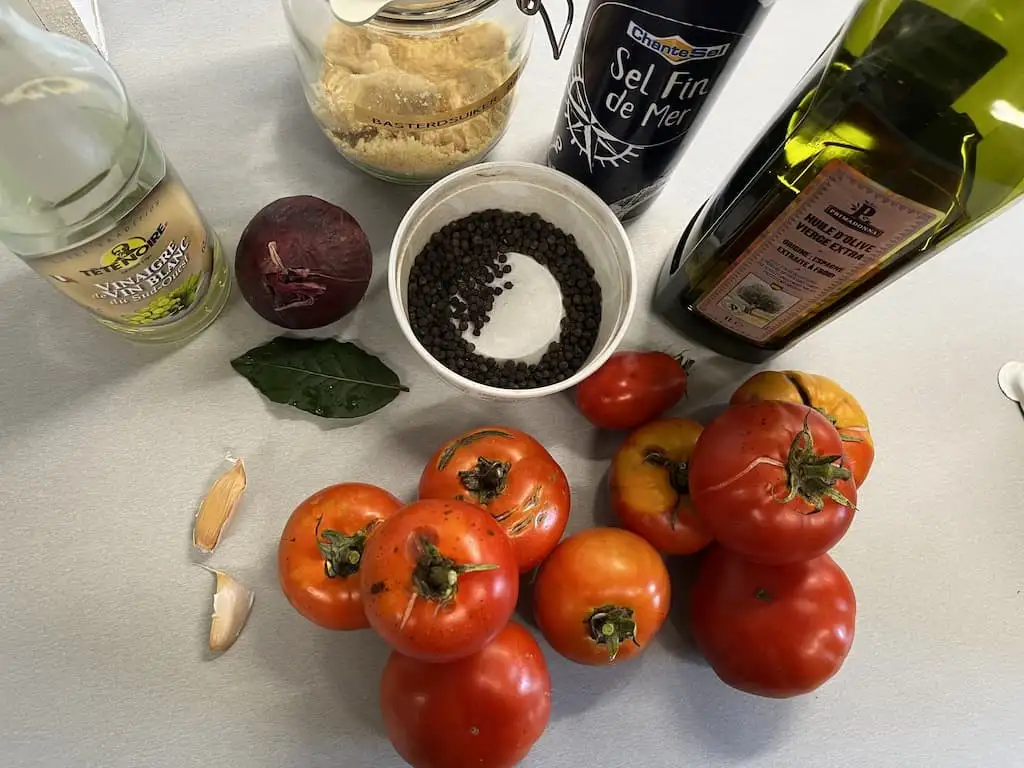 Homemade ketchup ingredients