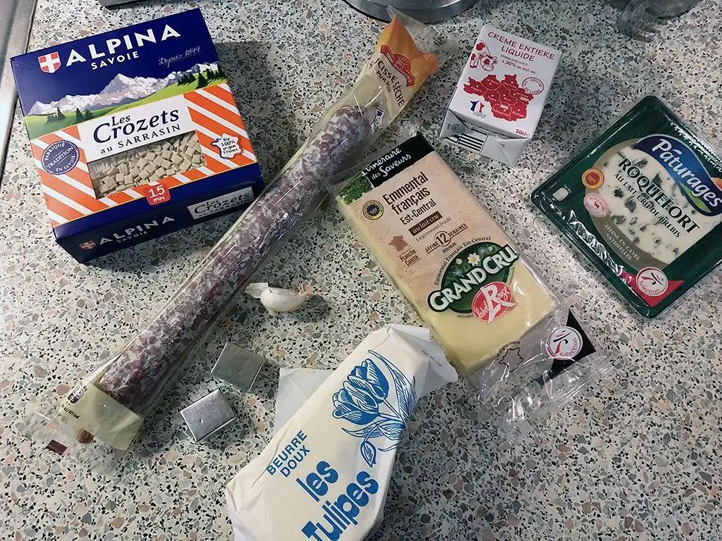 Pasta and chorizo oven bake ingredients