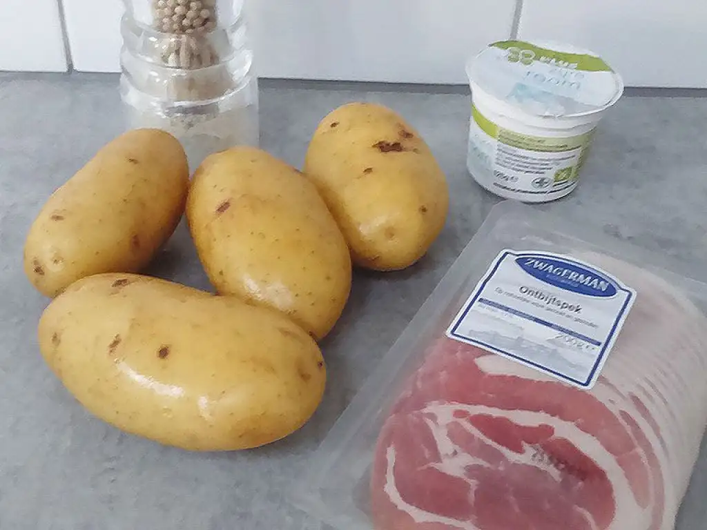 Bacon sauce with bbq potatoes ingredients