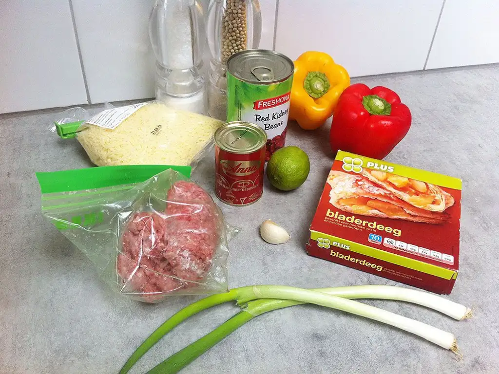 Heart-shaped puff pastry packages ingredients