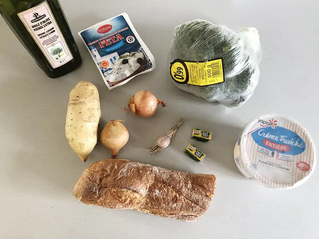 Broccoli soup with croutons ingredients