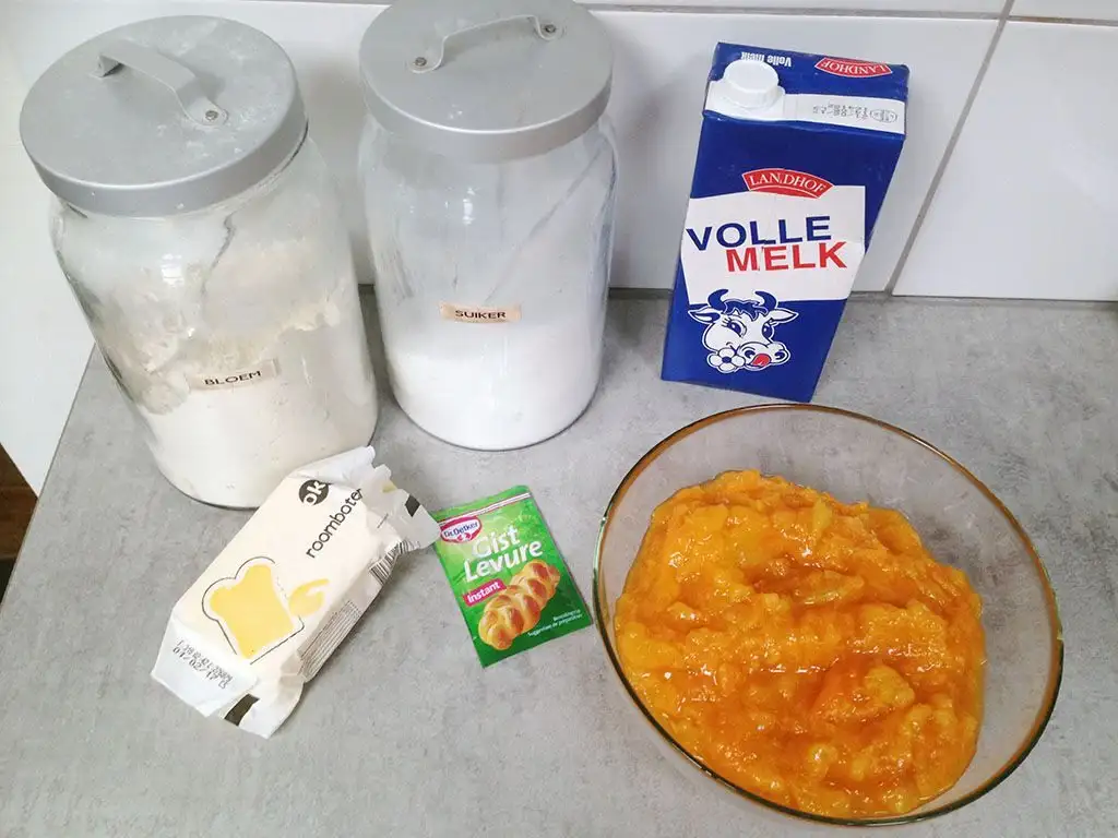 Dutch apricot pie - abrikozenvlaai ingredients