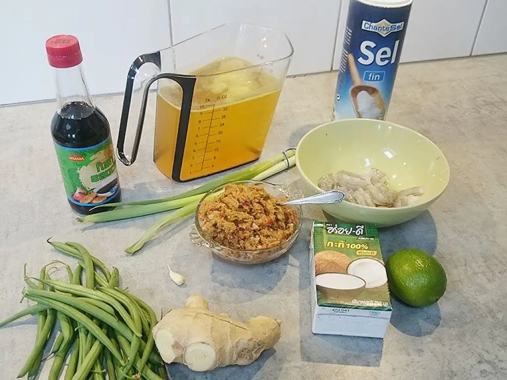 Thai coconut shrimp soup ingredients