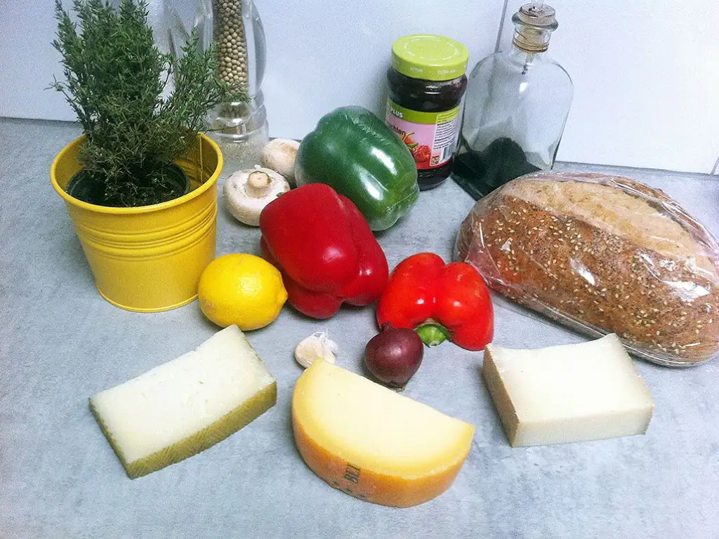 3 deluxe grilled cheeses ingredients