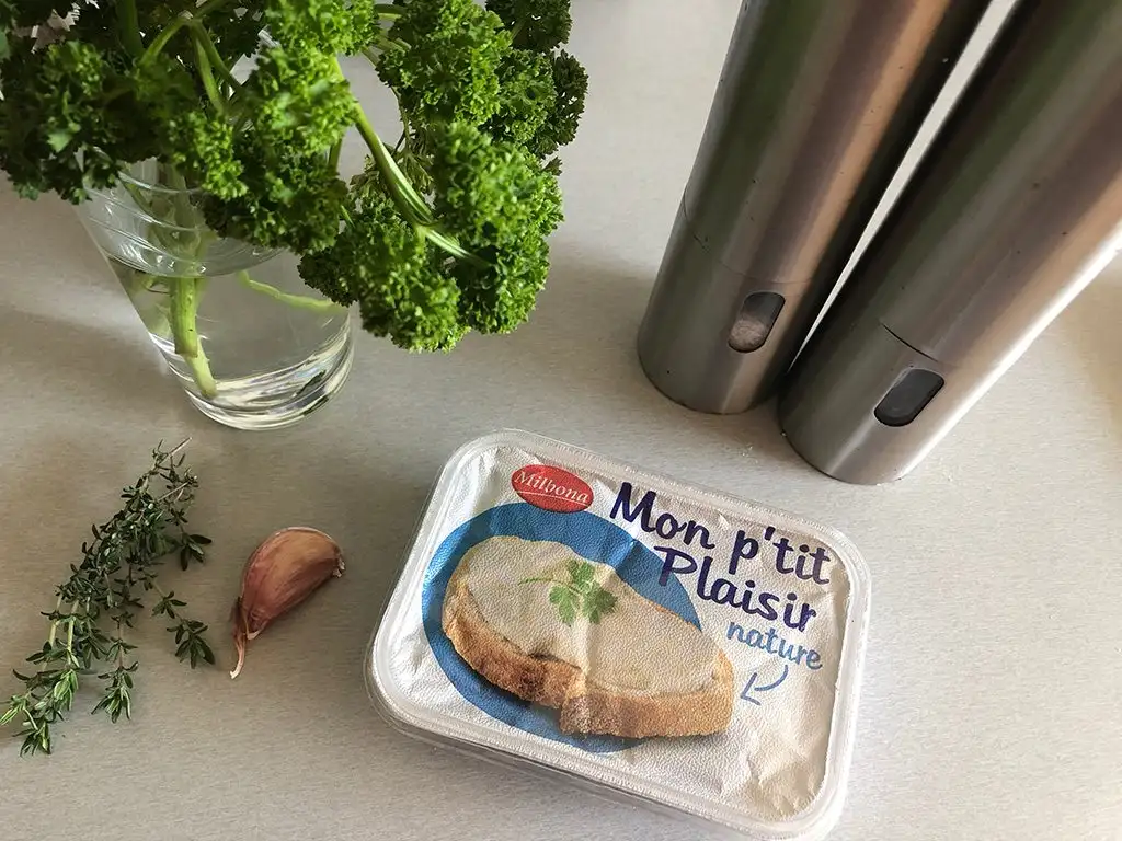 Making your own herb cream cheese ingredients
