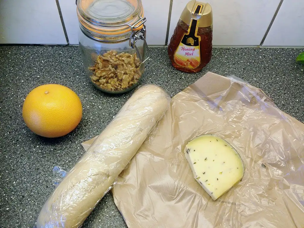 Truffle cheese and grapefruit crostini ingredients