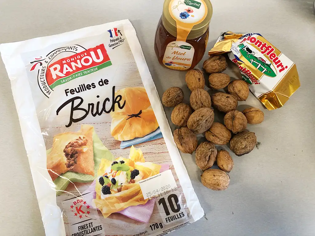 Walnut phyllo rolls ingredients