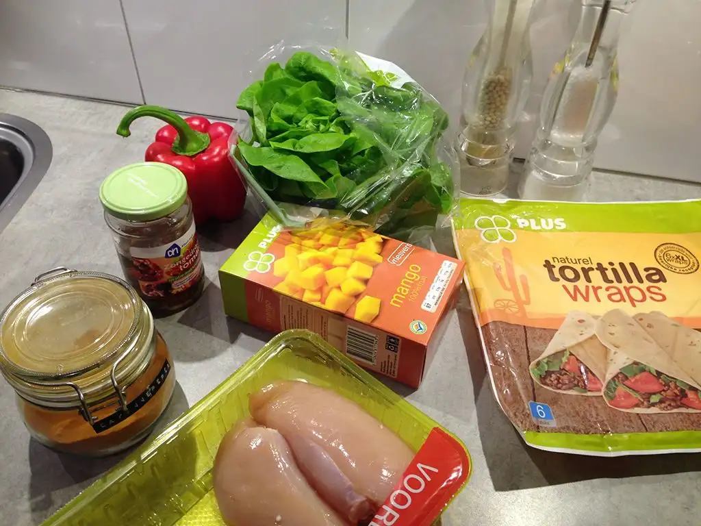Chicken and mango tortilla wraps ingredients