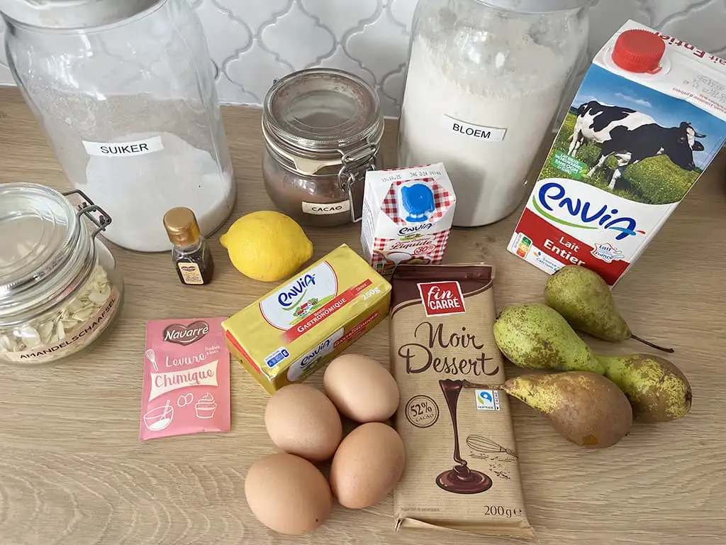 Pear and chocolate loaf cake ingredients