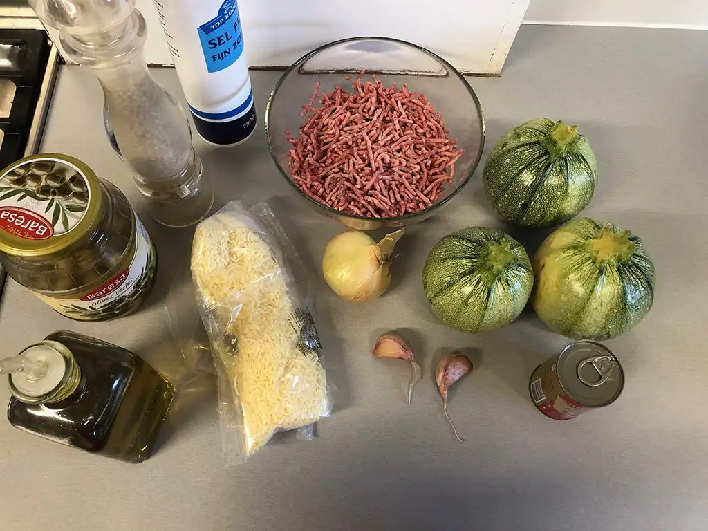 Beef stuffed zucchini ingredients