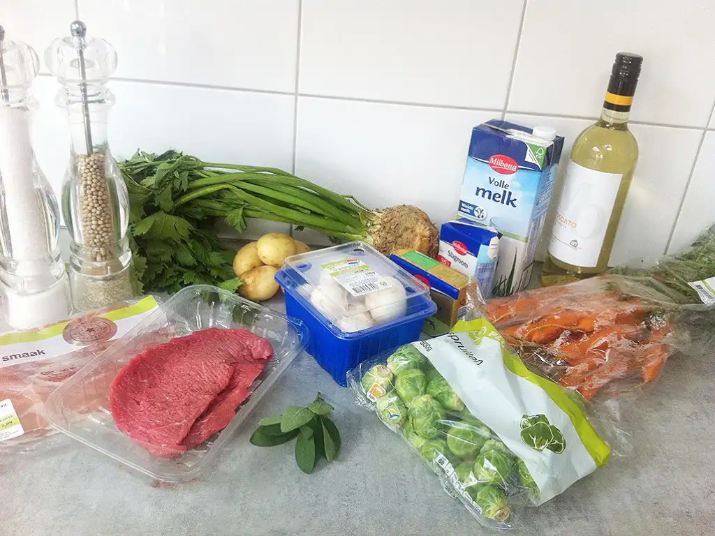 Classic saltimbocca with celeriac puree ingredients