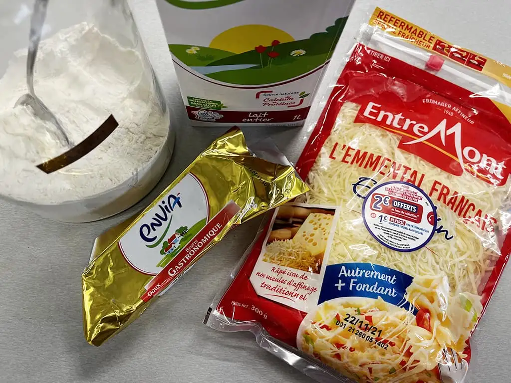 Homemade cheese sauce ingredients