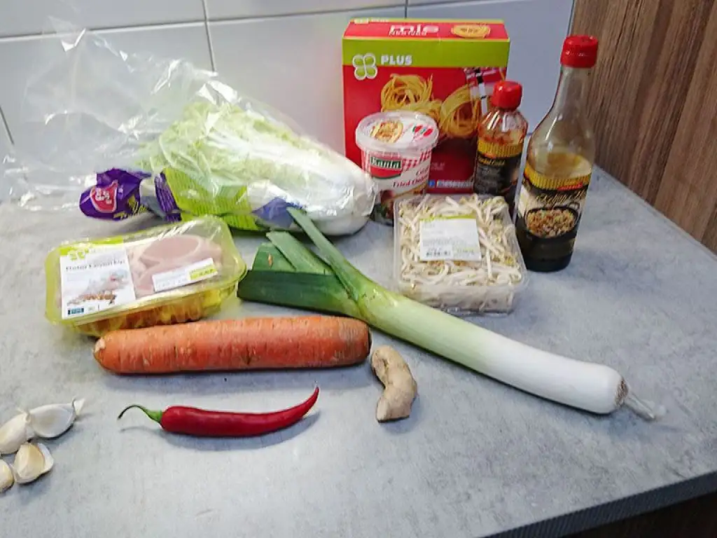 Indonesian bami goreng ingredients