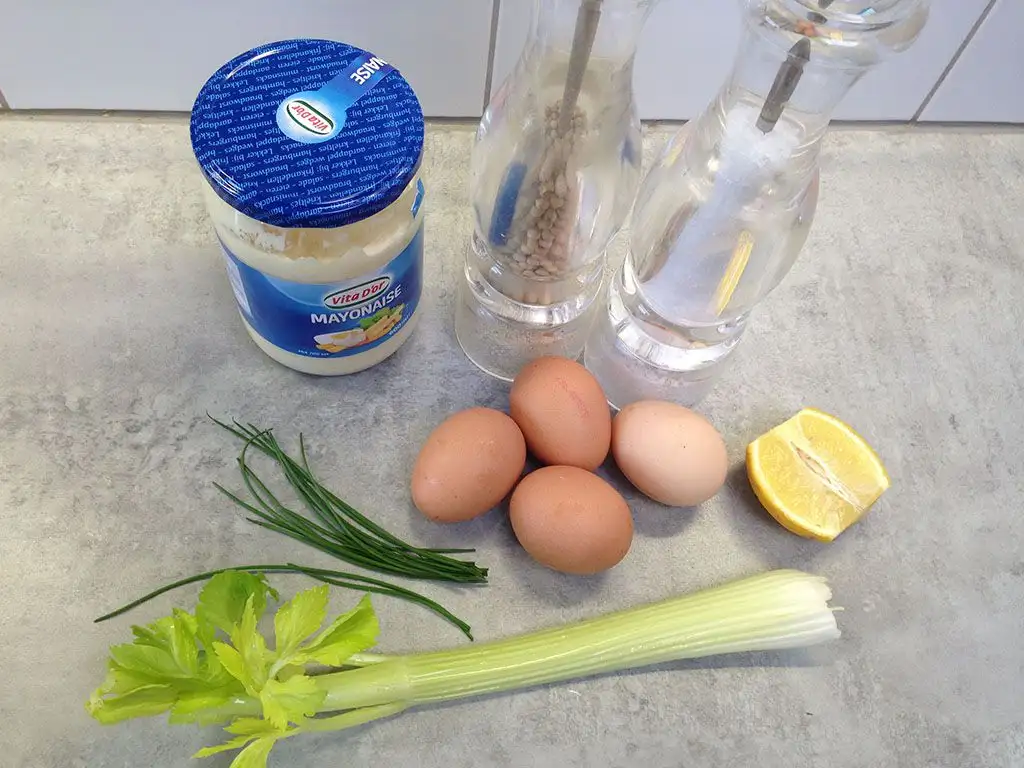 Easy egg salad ingredients