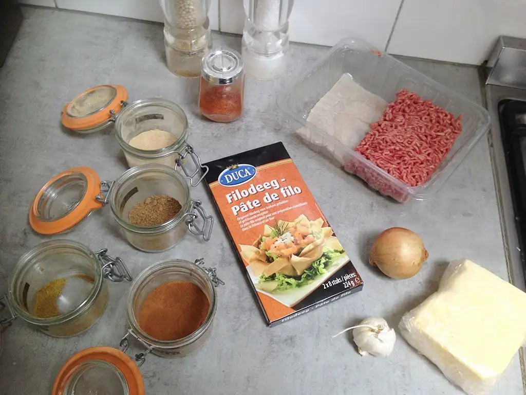 Spiced ground beef phyllo dough rolls ingredients