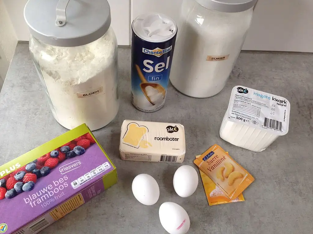 Valentine's day red fruit pie ingredients