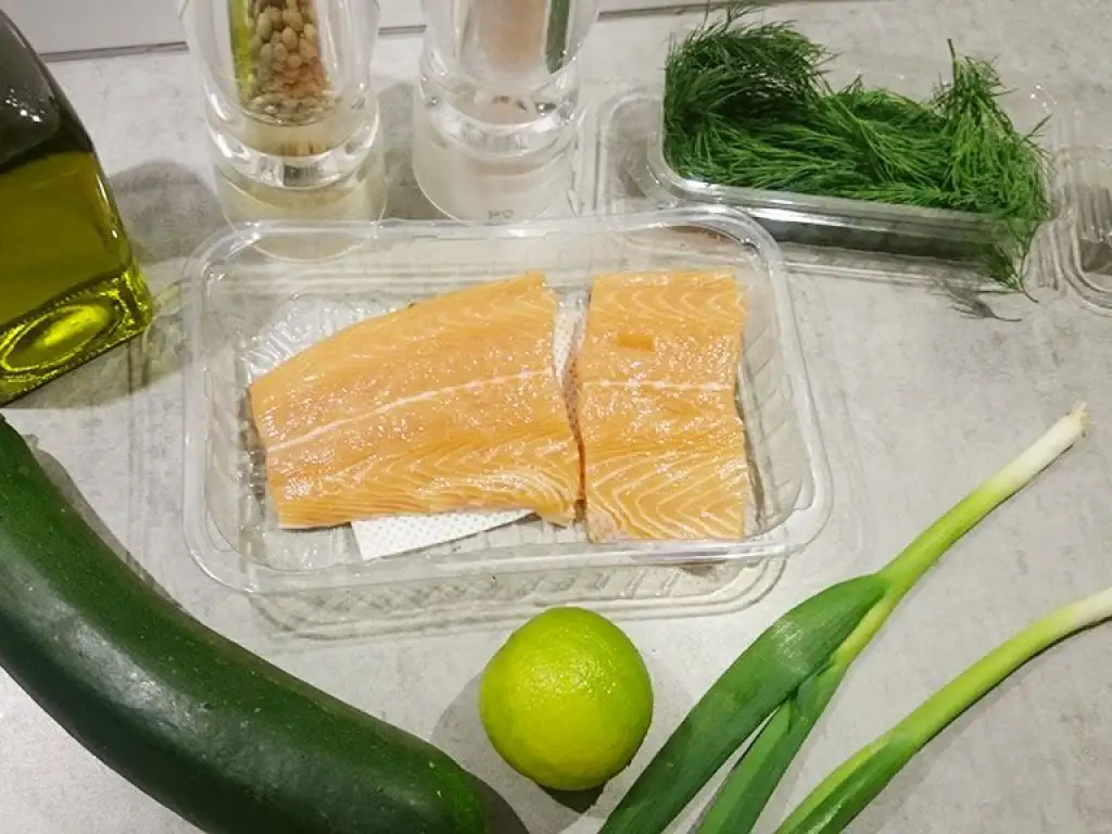Skin baked salmon with scallions and lime ingredients