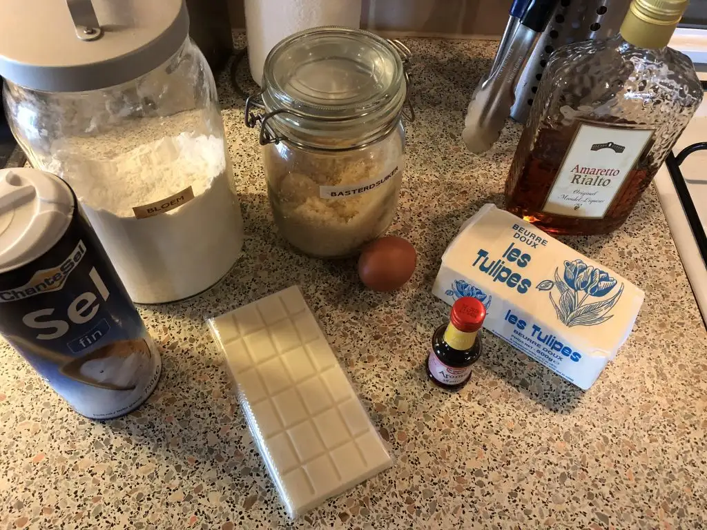 Amaretto and white chocolate blondies ingredients