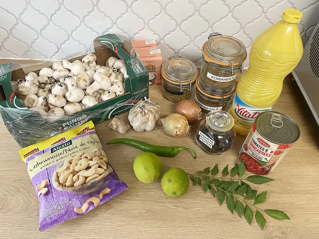 Mushroom curry ingredients