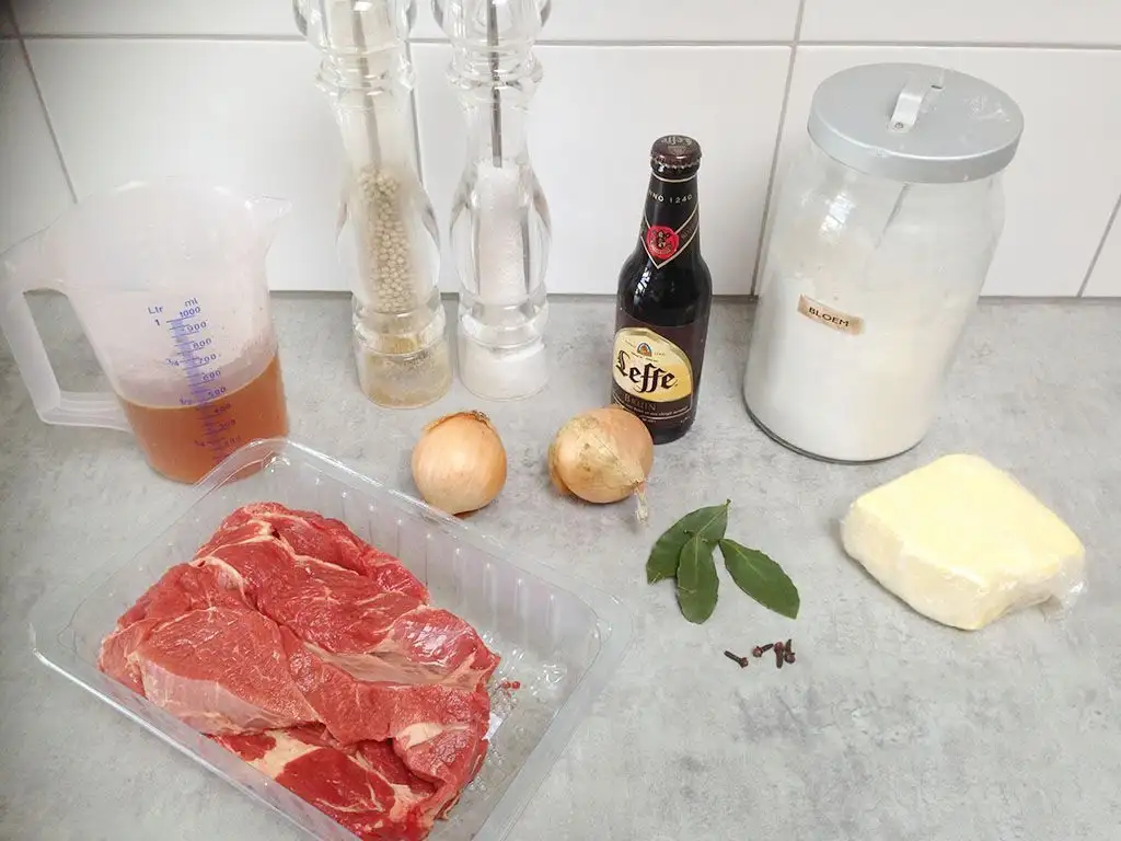 Classic hachee - Dutch beef stew ingredients