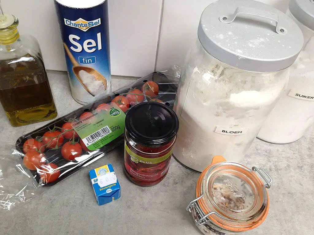 Cherry tomato focaccia ingredients