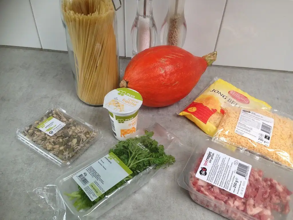 Cheesy pumpkin spaghetti ingredients