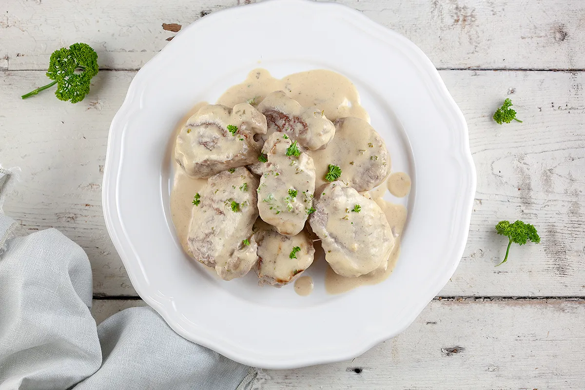 Pork tenderloin with creamy mustard sauce