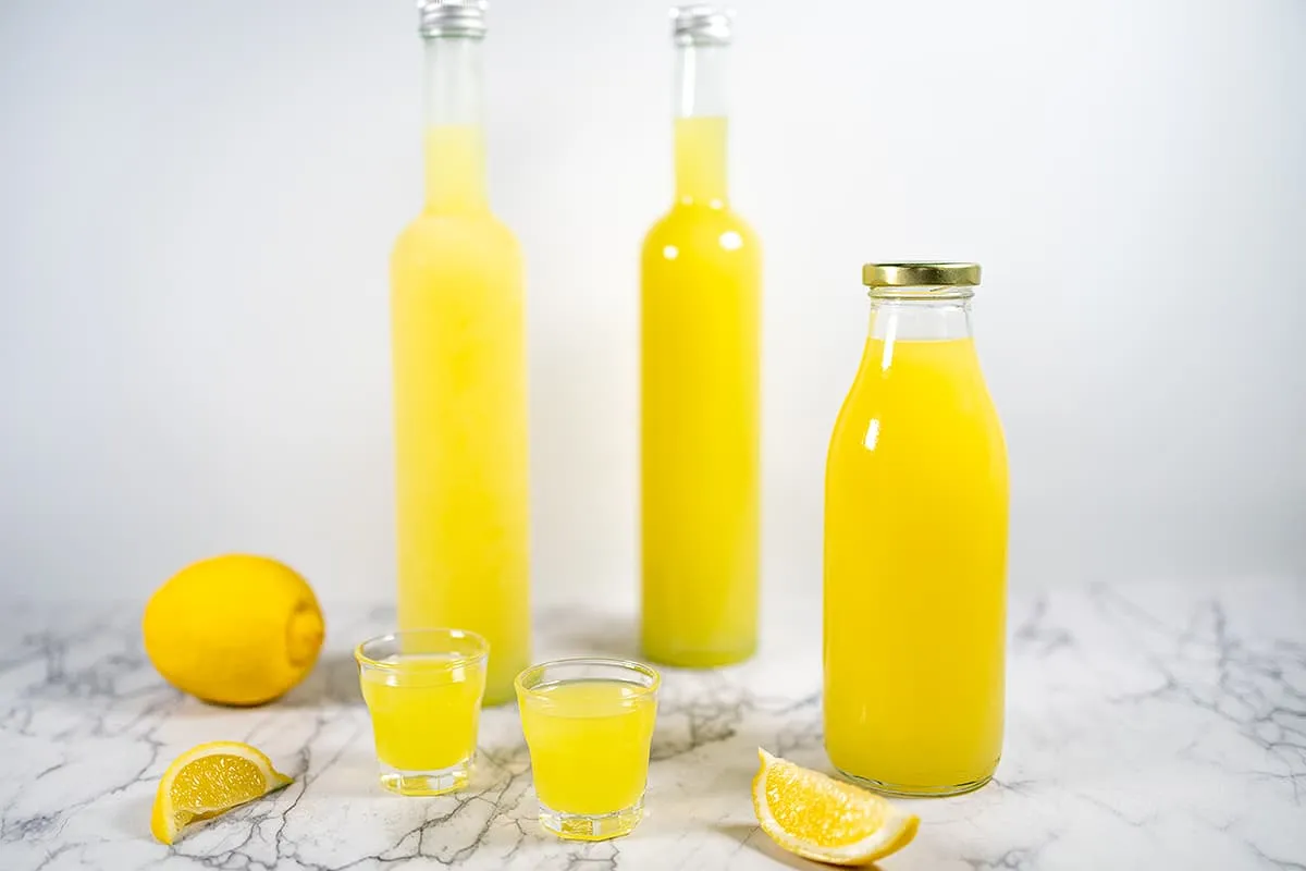 Make your own limoncello (original Italian recipe)