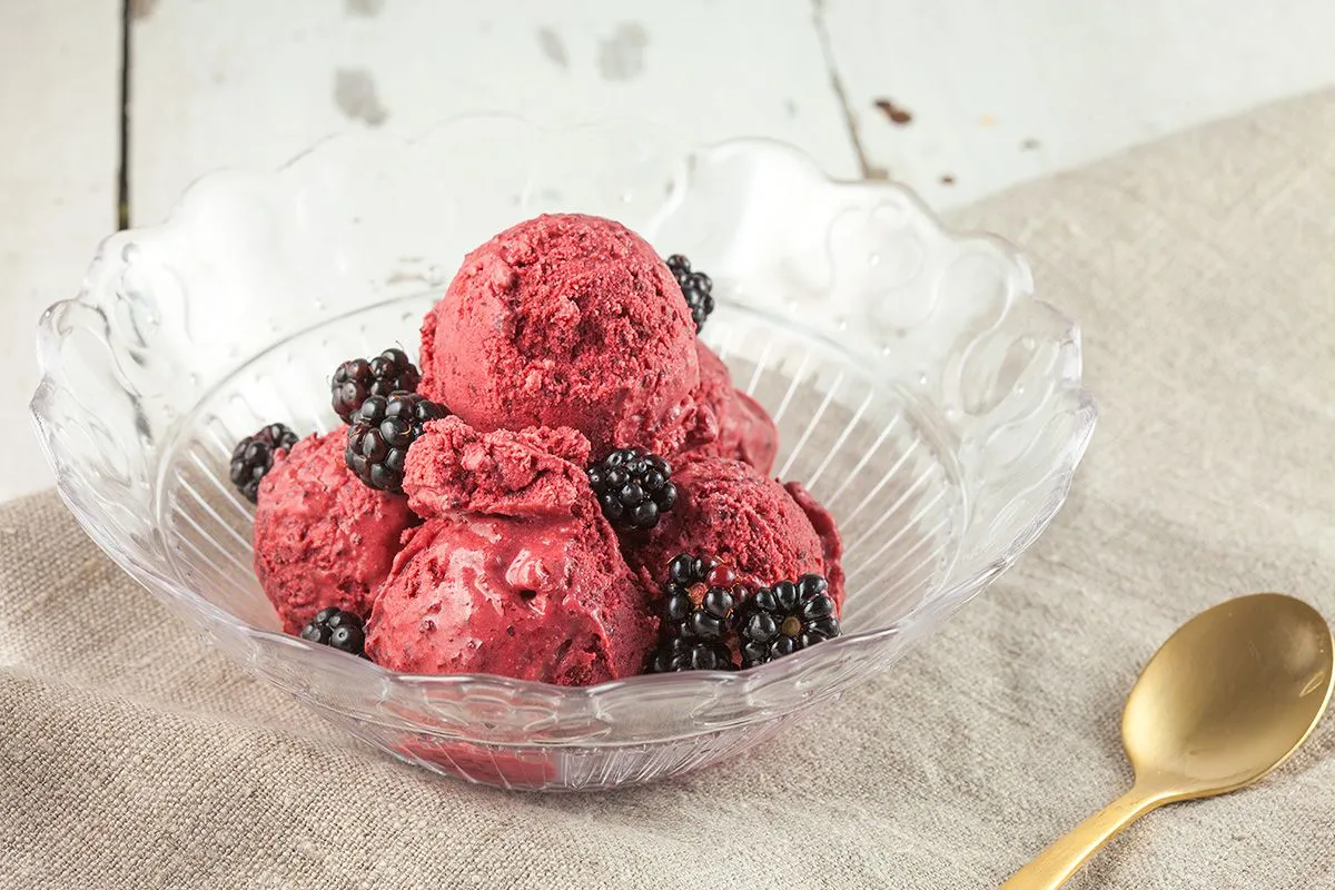 Blackberry ice cream