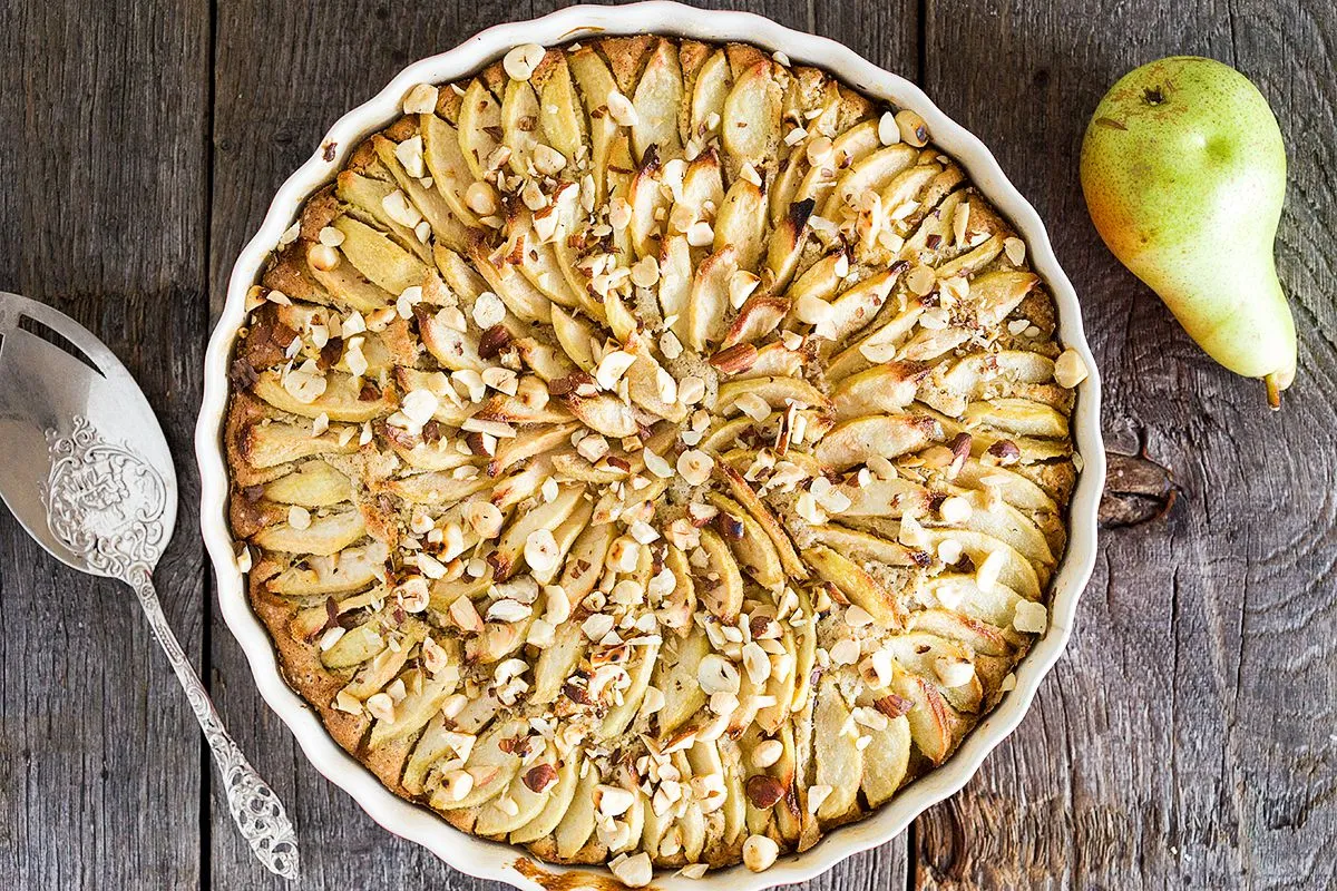 Hazelnut pear cake