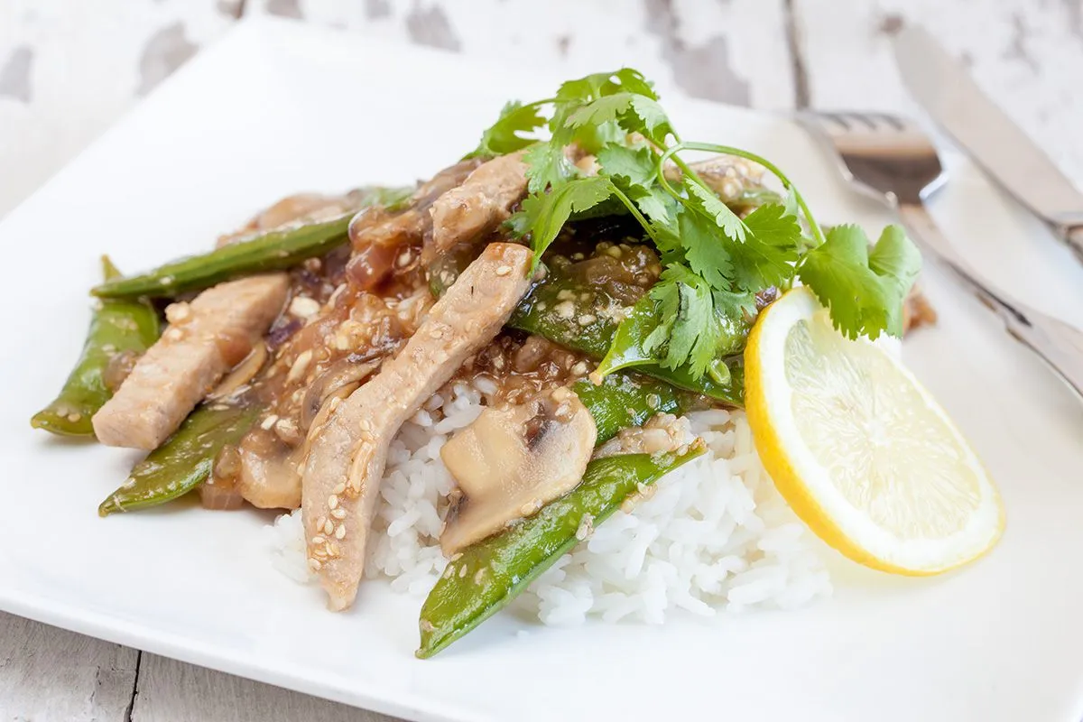Sweet and spicy sugar snaps with rice