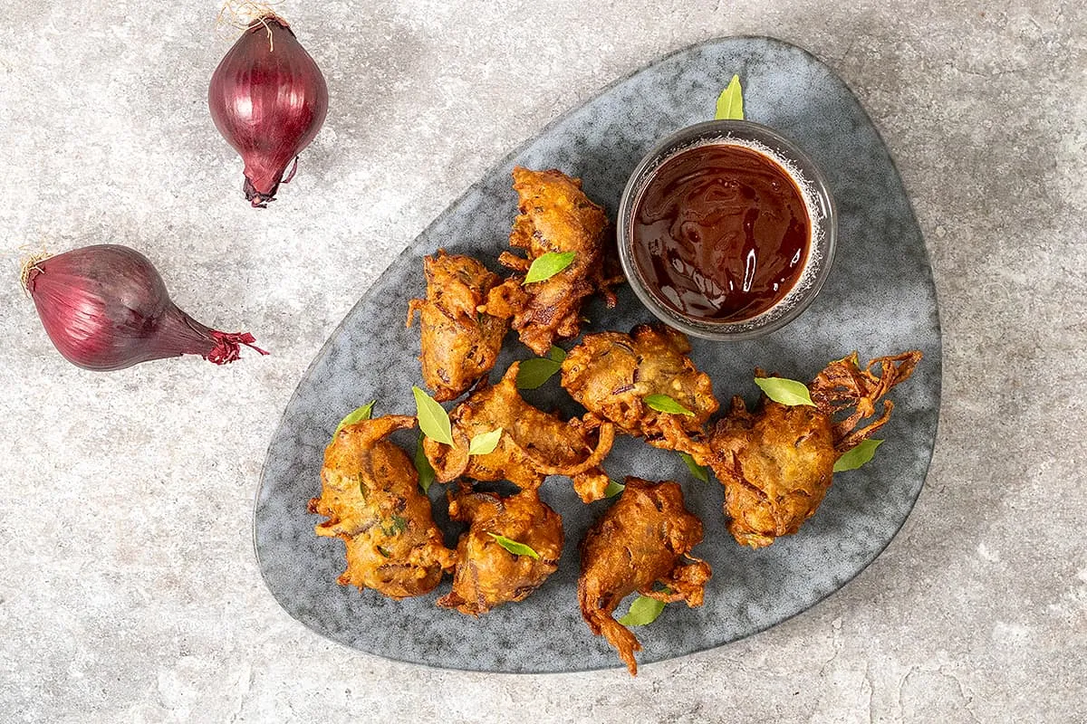 Onion bhaji - spicy onion fritters