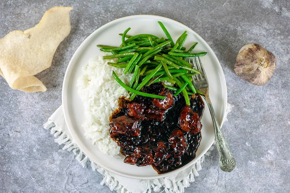 Black chicken - with sticky sauce
