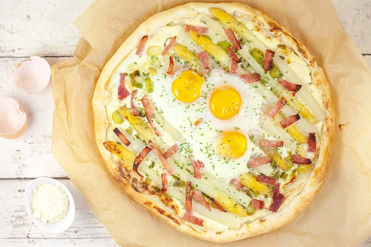 White asparagus and egg tart