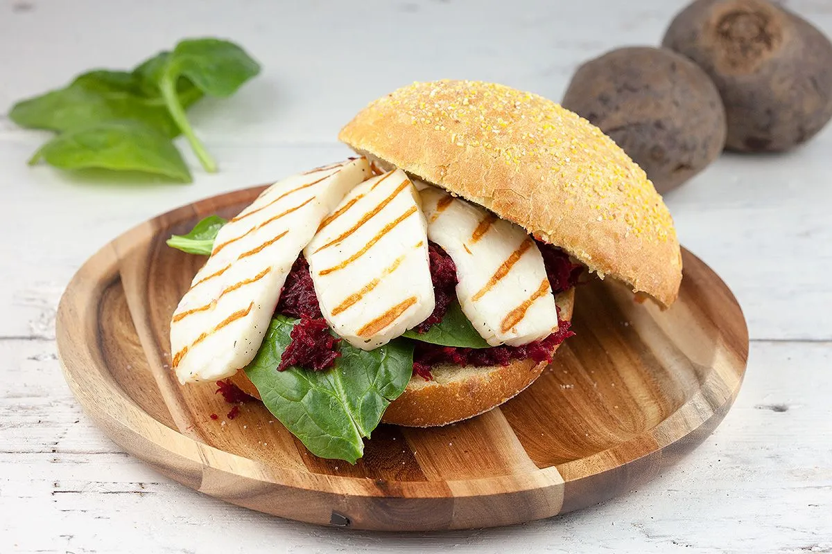 Grilled halloumi and red beets sandwich