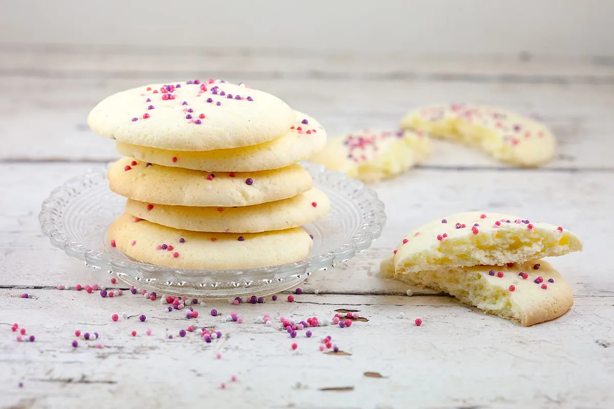 Cornflour biscuits (Surinamese gomma cookies)