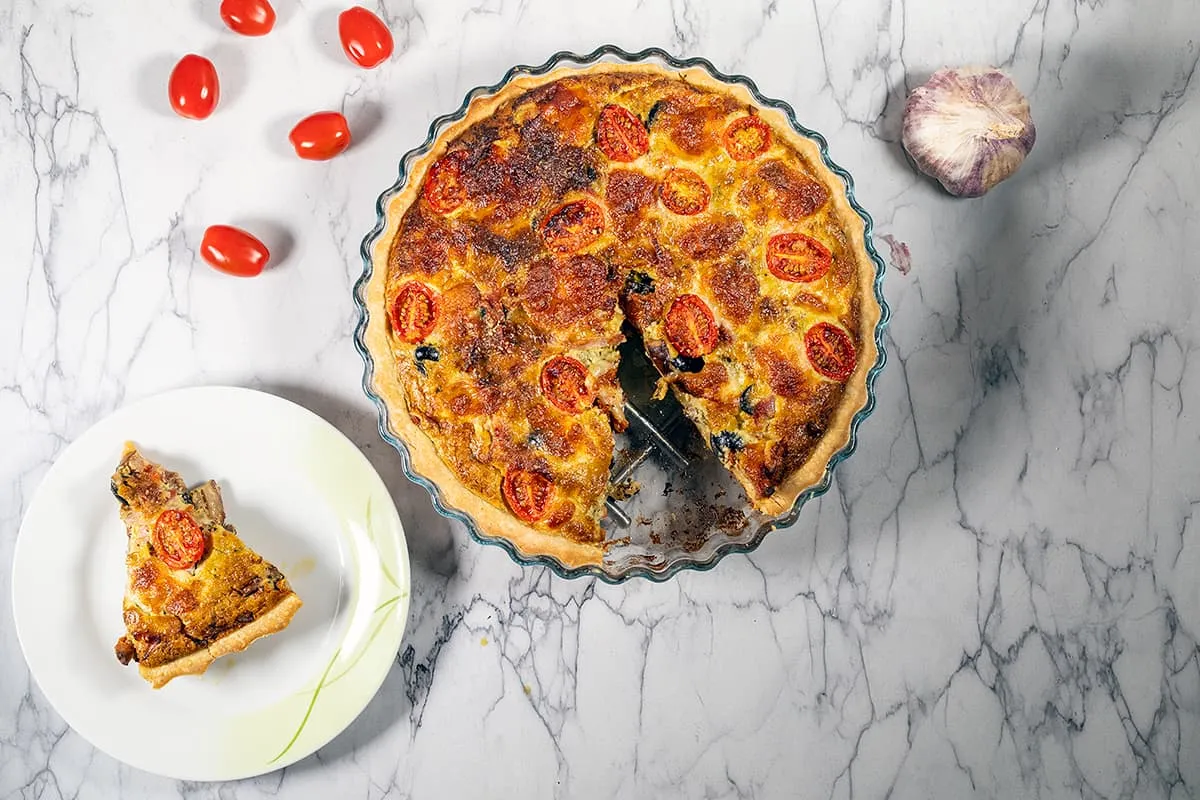 Italian pesto quiche with mozzarella - with or without ham