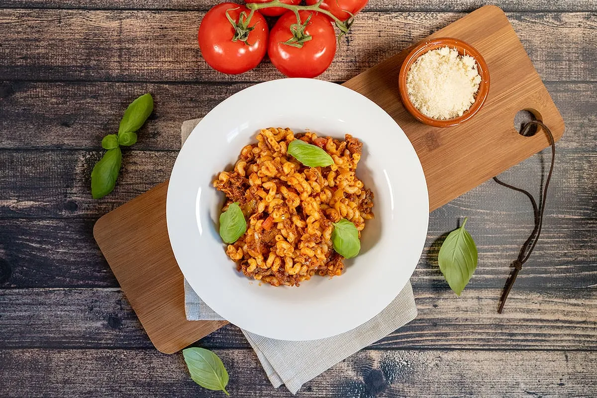 Easy beef macaroni, delicious, easy and cheap!