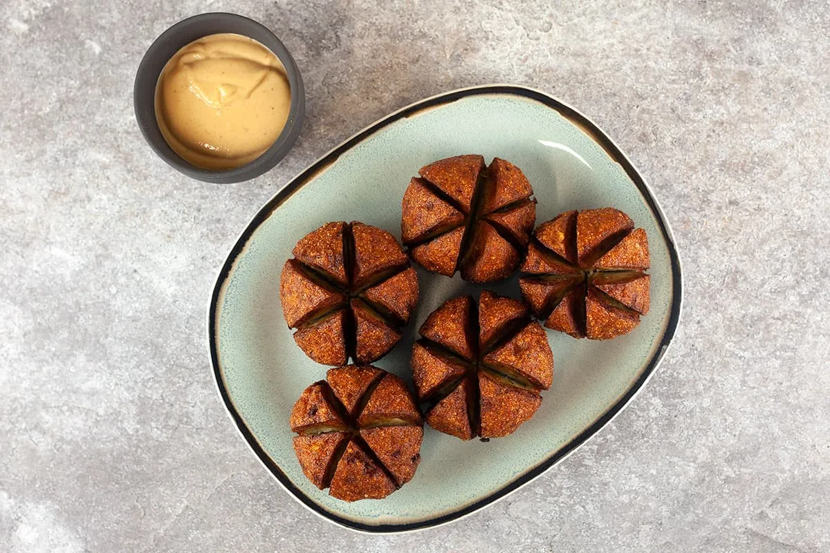 Belgian meatballs (Boulet, deep-fried snack)