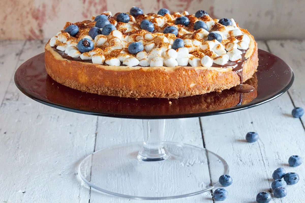 Marshmallow and chocolate cheesecake