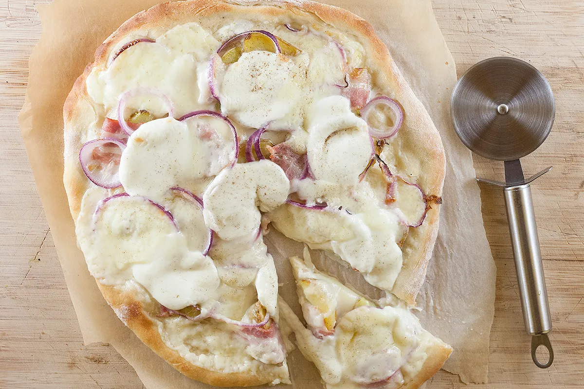 Raclette pizza