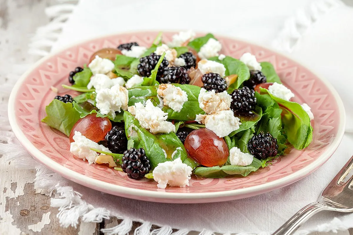 Wild blackberry salad