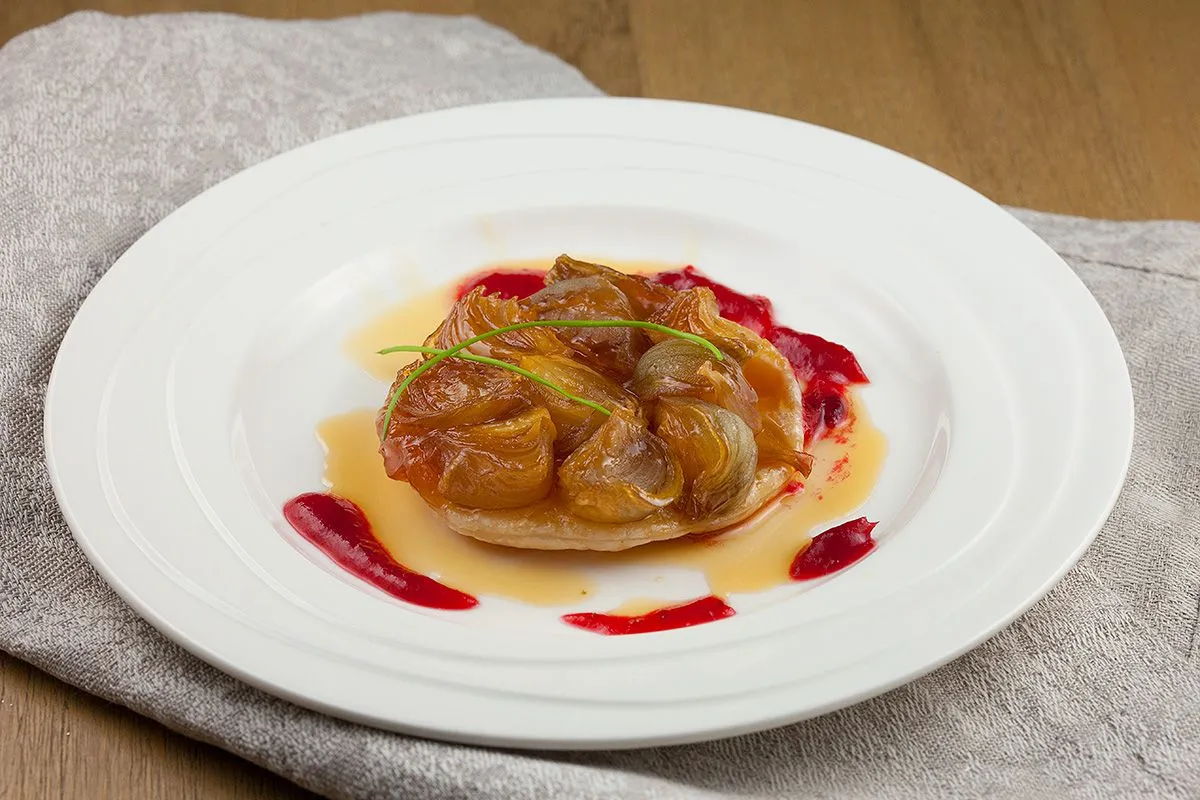 Mini shallot tarte tatin