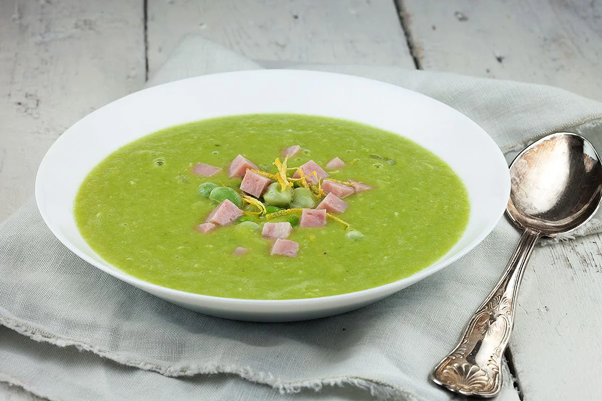 Refreshing broad bean soup