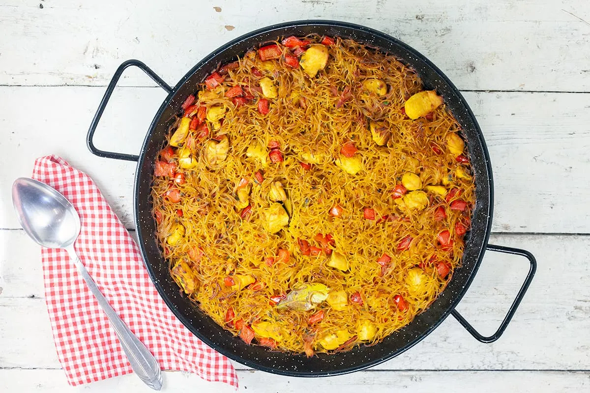 Catalan chicken Fideuá