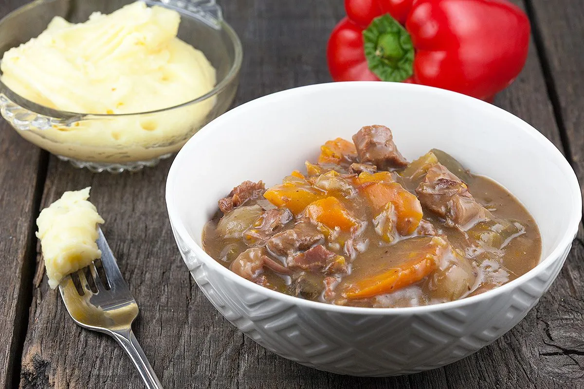 Slow cooker beef stew