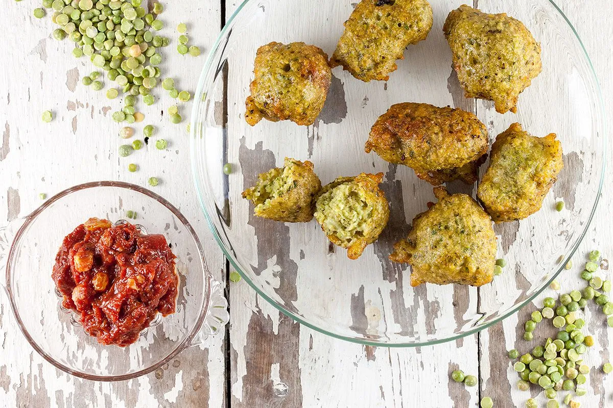 Phulauri with sweet tomato chutney