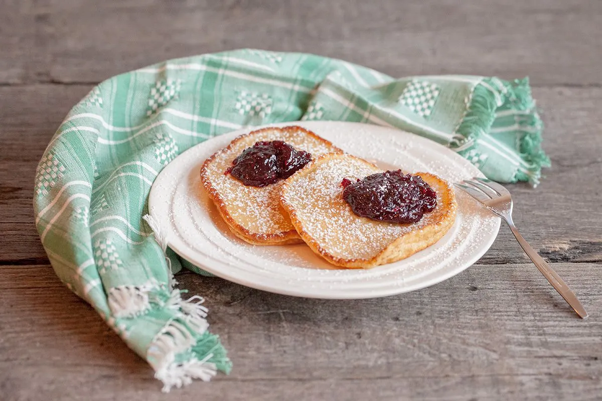 Drop scones (scotch pancakes)